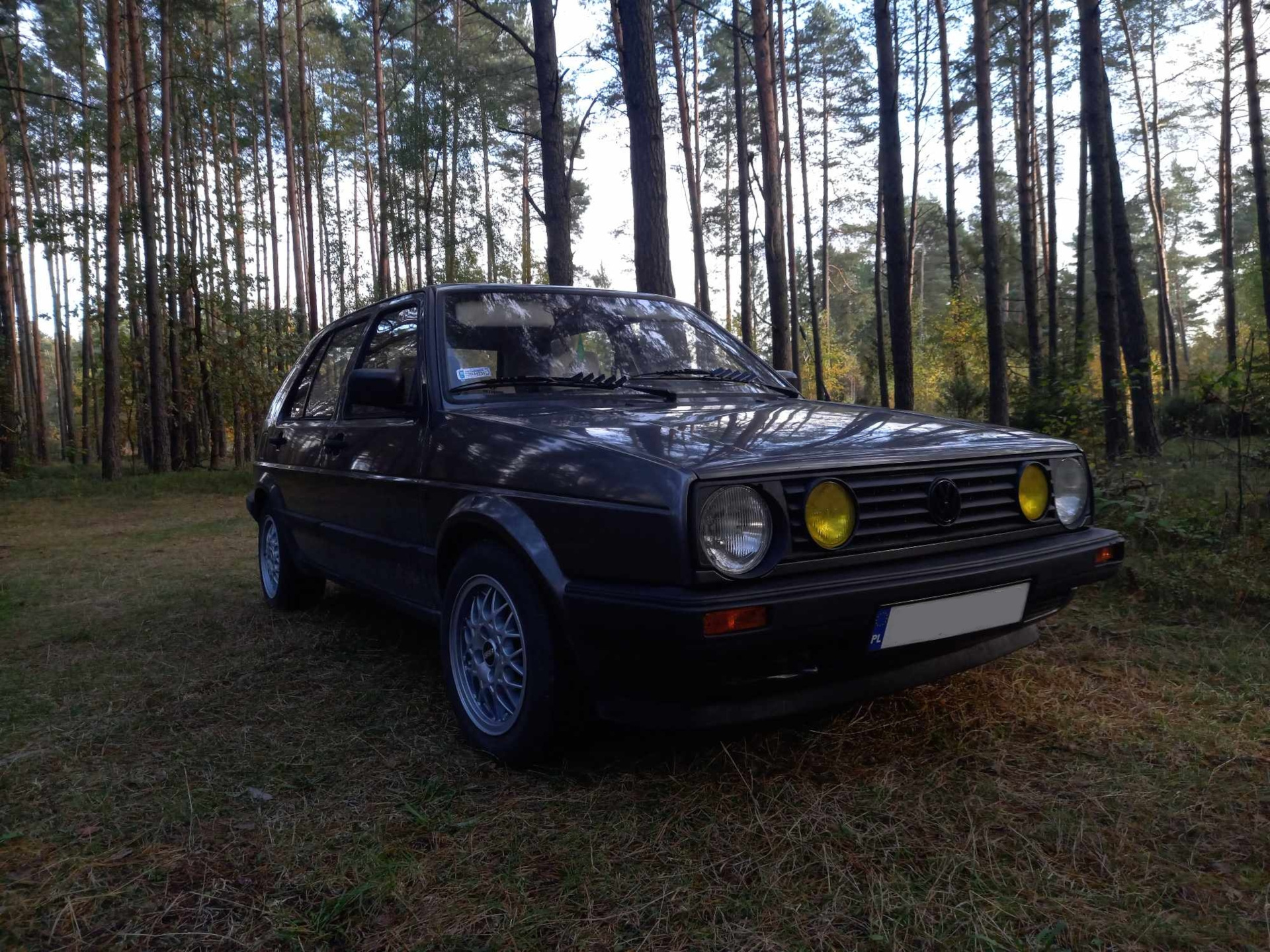 Volkswagen Golf 2 - Zdjęcie w lesie po zakonczeniu prac
