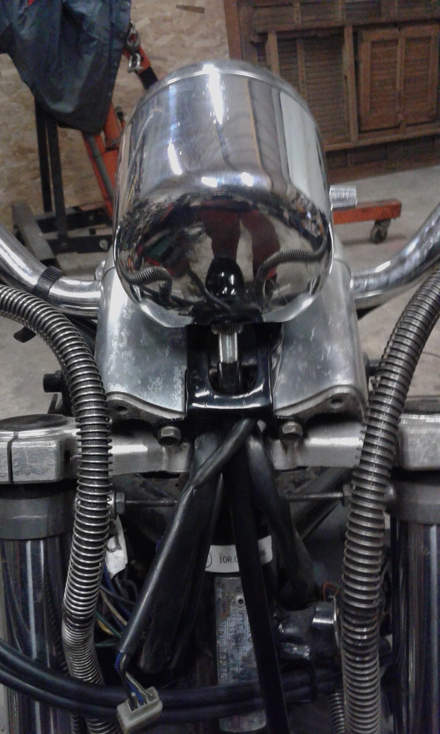 Yamaha VMAX widok od tyłu na kierownice i zegar (obrotomierz)